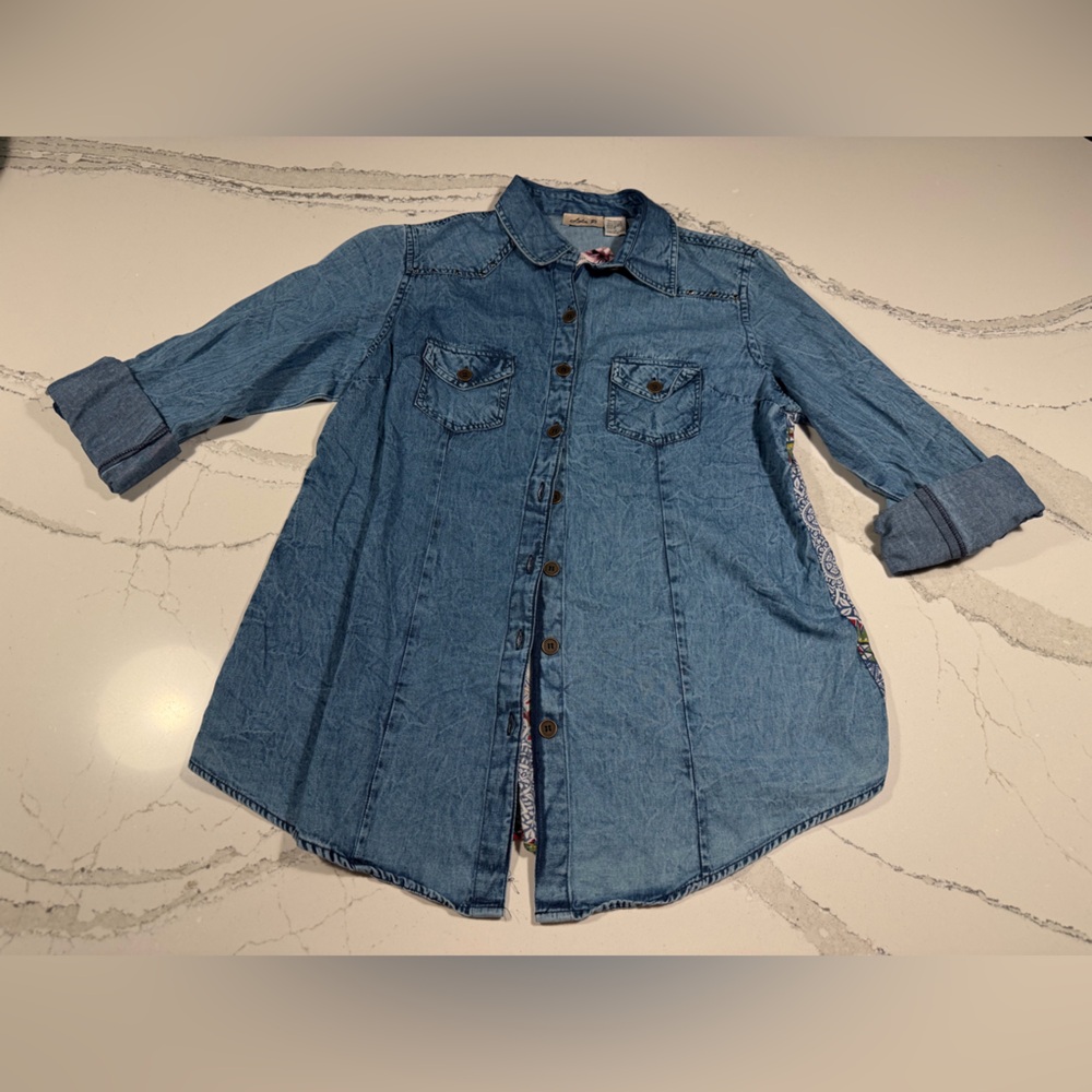 NWT Lola P denim shirt with cuffed sleeves and bohemian beaded back Size Small
